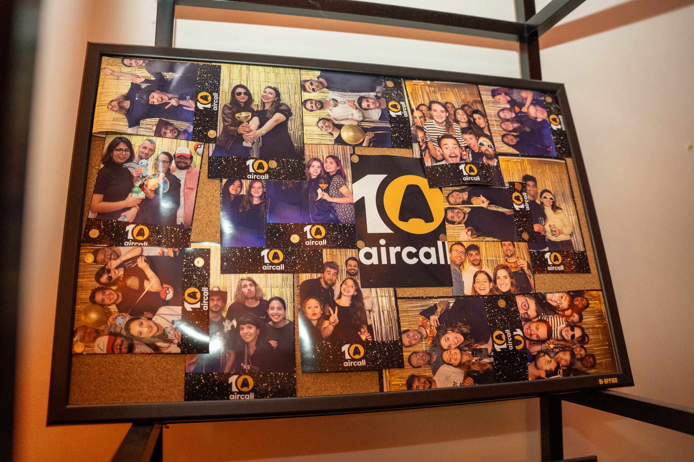 Panneau de photos souvenirs aux couleurs d’Aircall