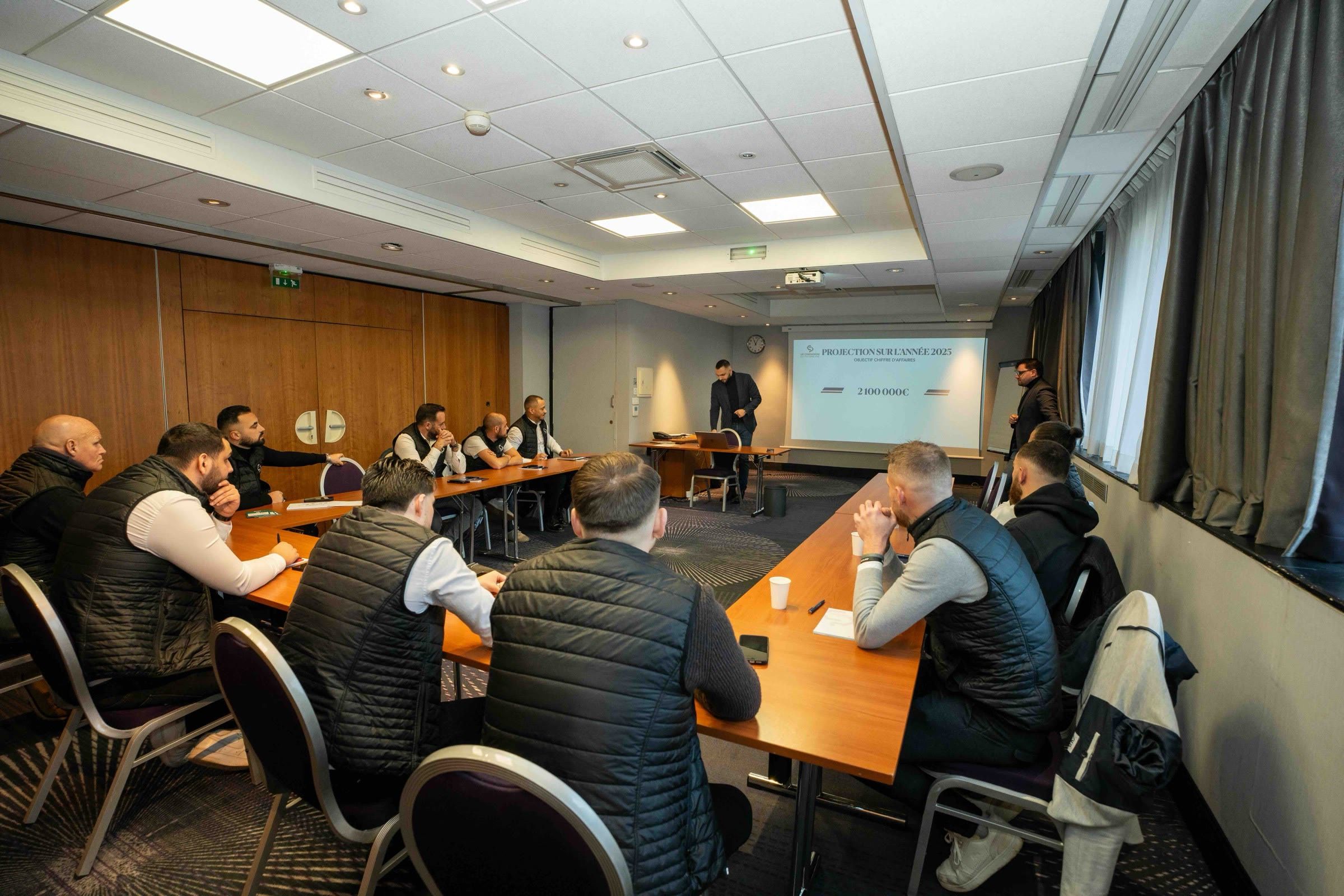 Les participants pendant une présentation