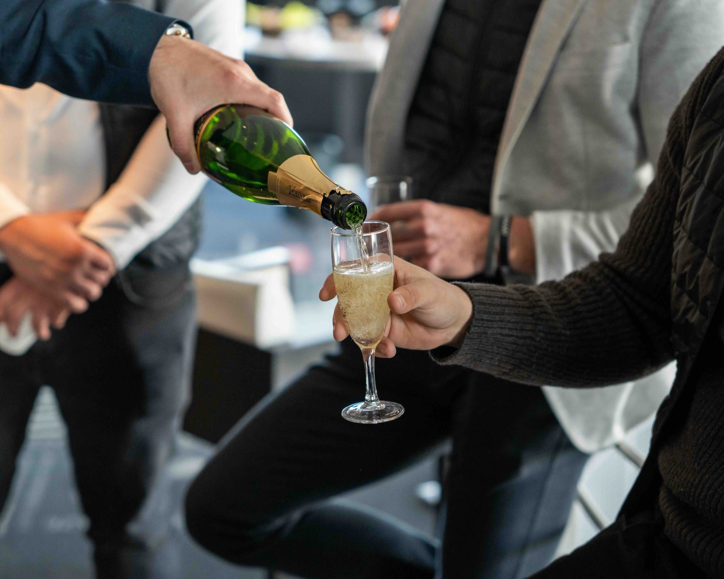 Le champagne est servi à la fin du séminaire