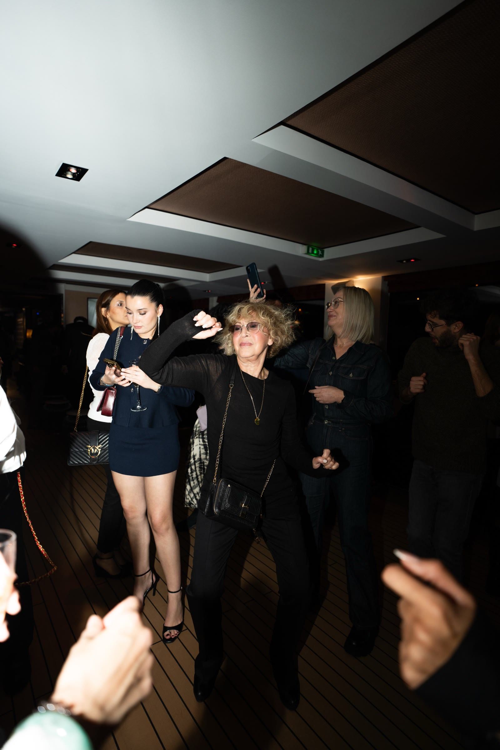 Les invités sur la piste de danse